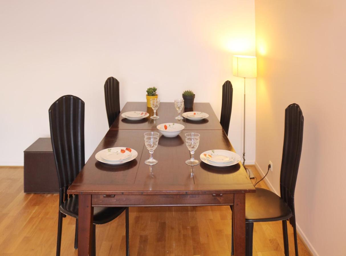 Spacieux Et Calme, Style Parisien, Toutes Commodites, Ideal Pour Un Sejour Authentique Saint-Denis  Luaran gambar