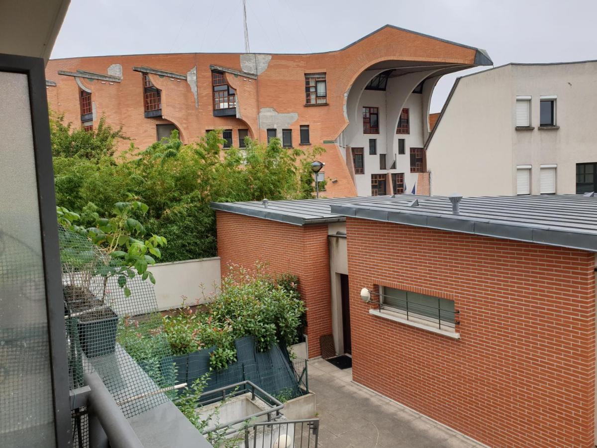 Spacieux Et Calme, Style Parisien, Toutes Commodites, Ideal Pour Un Sejour Authentique Saint-Denis  Luaran gambar